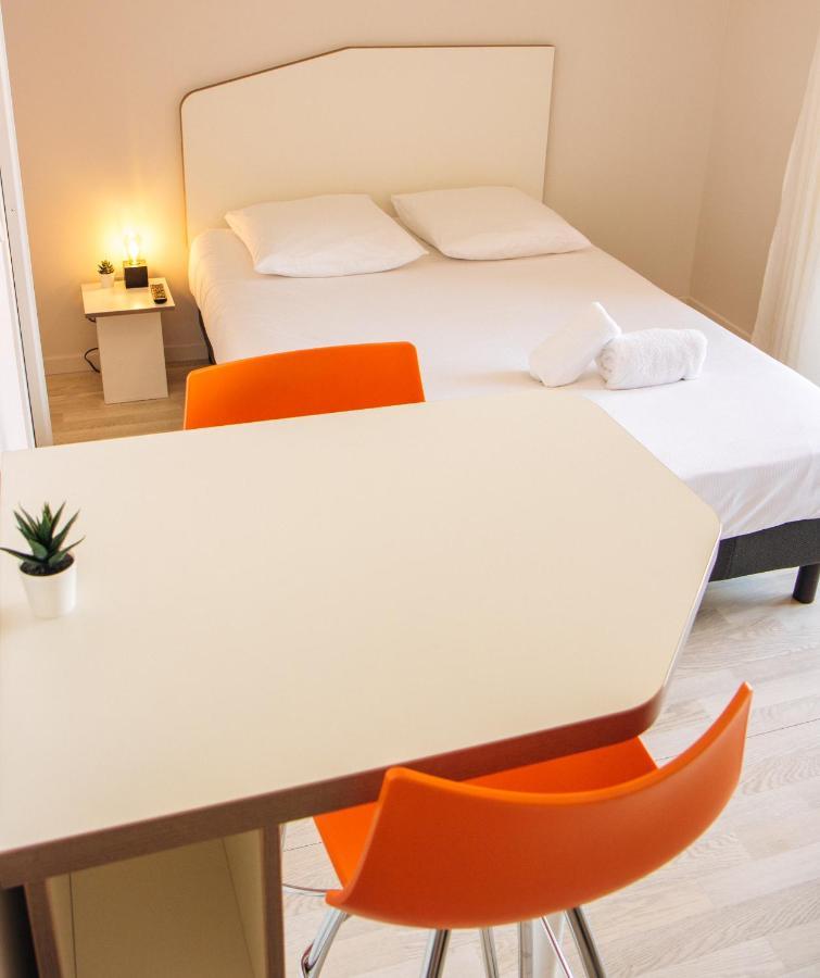 Twenty Business Flats Nimes Trigone Aparthotel Екстериор снимка